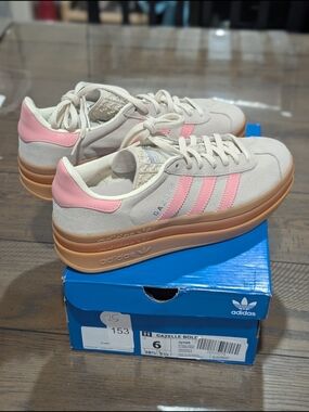 adidas Women’s Gazelle Bold Platform Sneaker - Cream & Pink